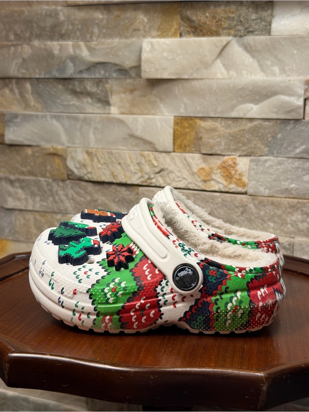 Kids Sz 7 Crocs Classic Lined White Holiday Charm Ugly Christmas Sweater Clogs